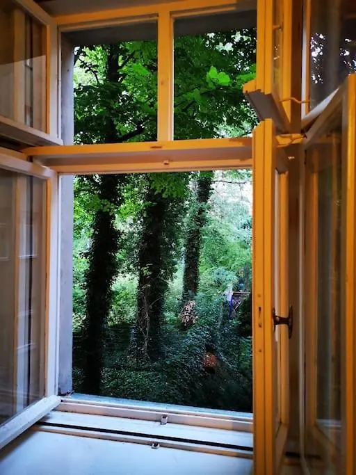 Typical Altbau In The Heart Of Berlin Wedding 아파트 독일