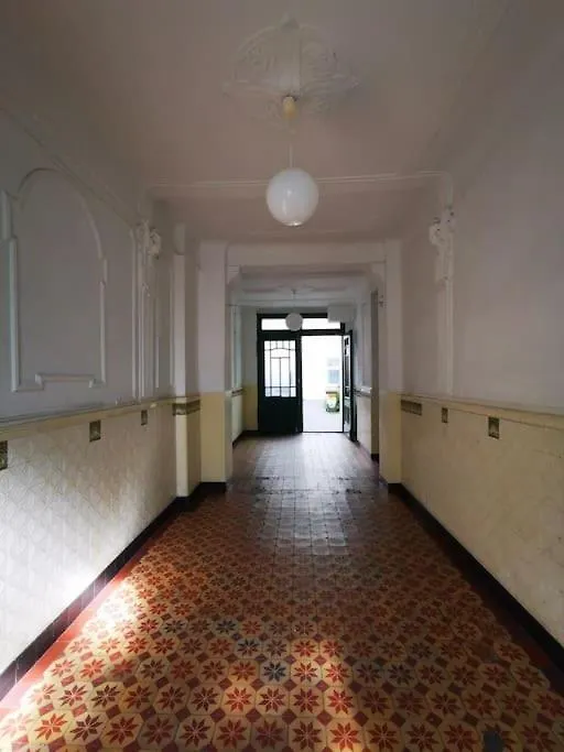 Typical Altbau In The Heart Of Berlin Wedding 아파트