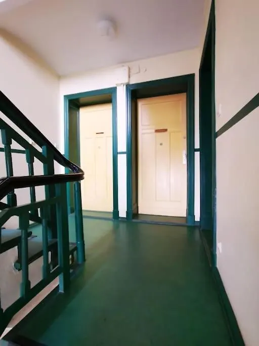 Typical Altbau In The Heart Of Berlin Wedding 아파트
