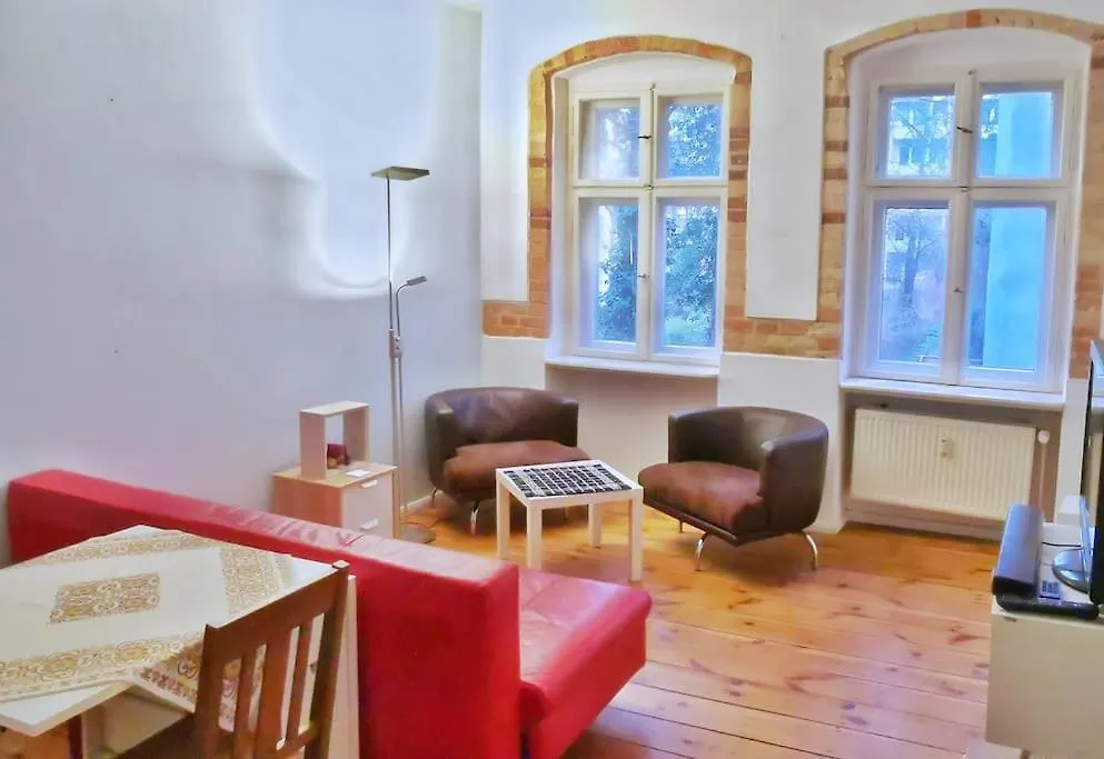 Апартаменты Typical Altbau In The Heart Of Berlin Wedding